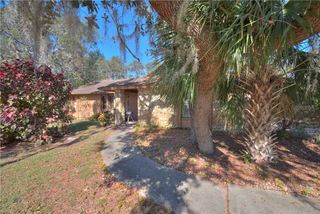 15901 Hansonview Dr., Tavares, FL 32778