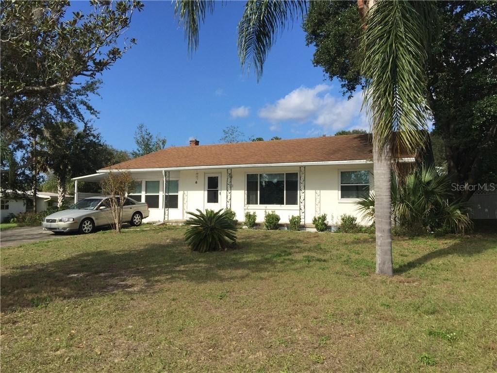 310 W Cypress Ave., Howey In The Hills, FL 34737