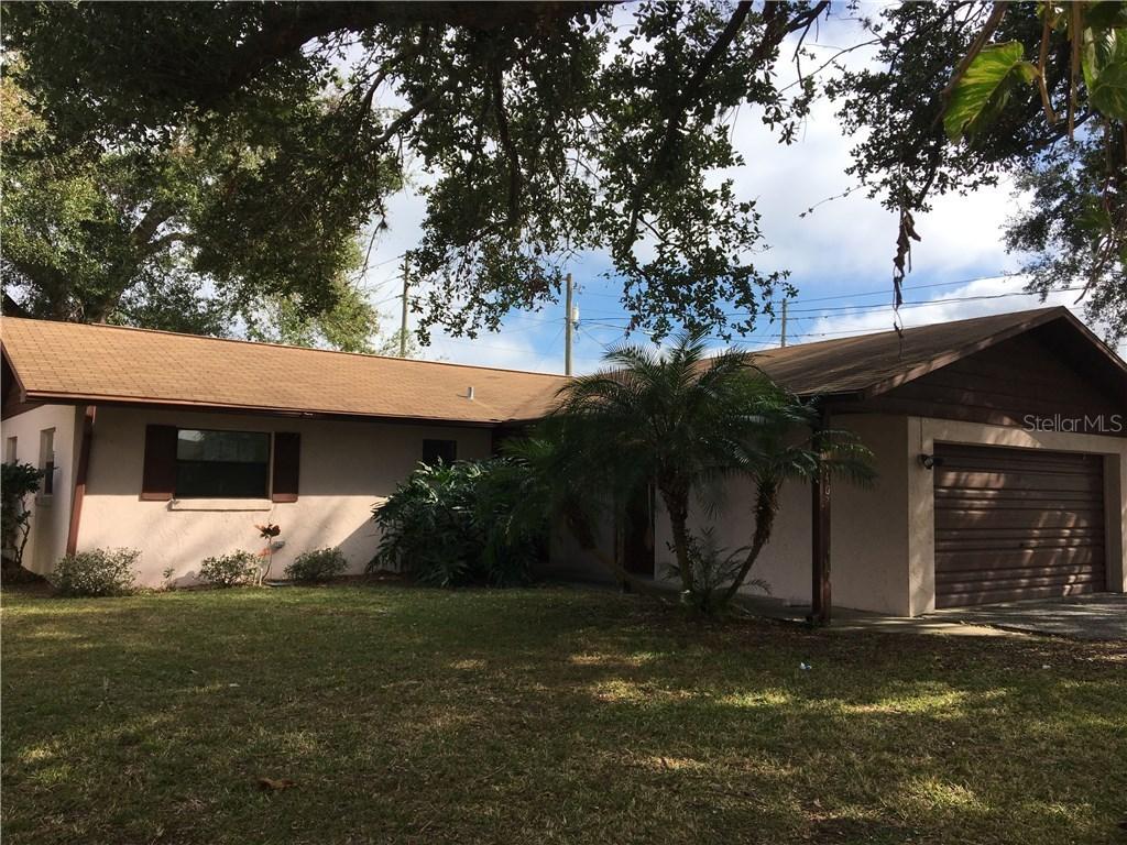 1402 Crystal Ct., Tavares, FL 32778