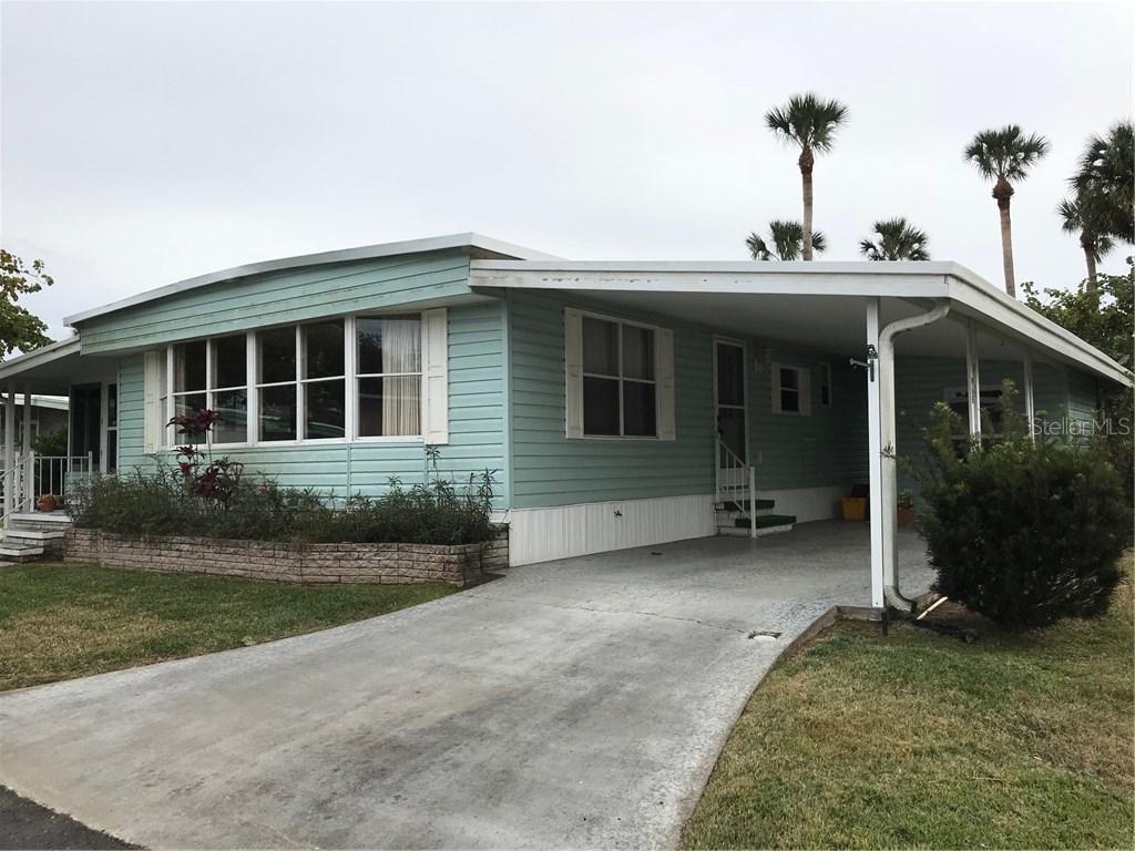 96 Country Gardens Dr. #B, Eustis, FL 32726