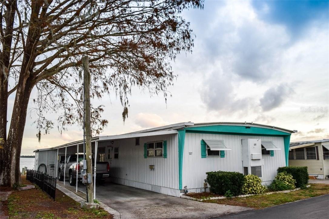 527 Sinclair Cir., Tavares, FL 32778