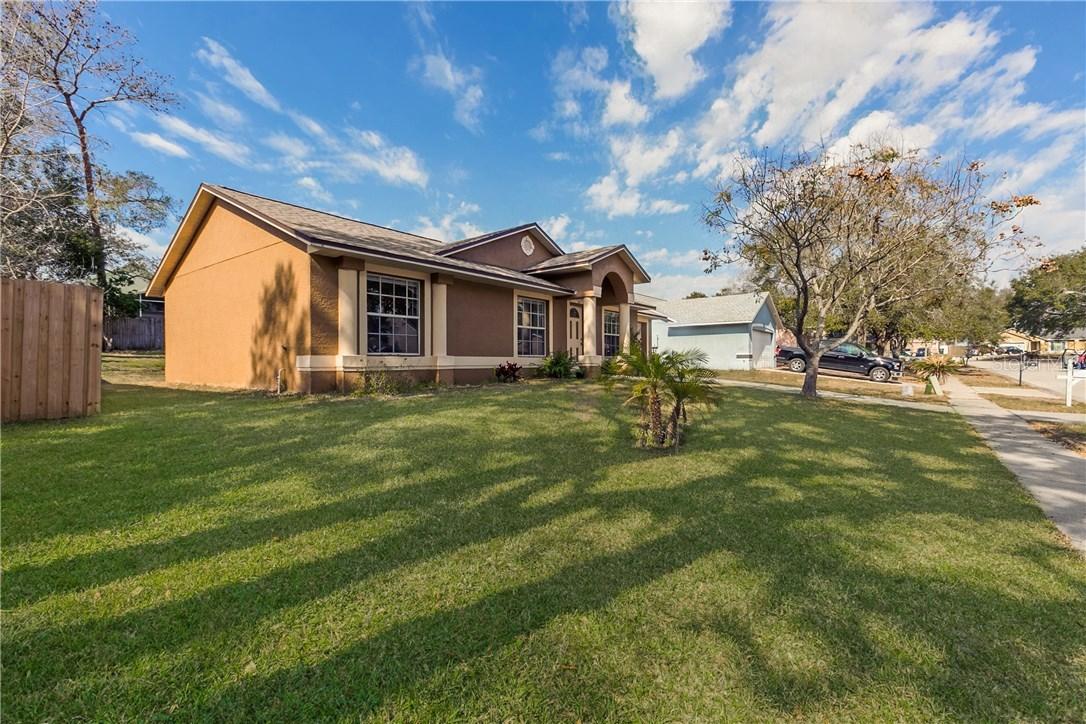 2127 Hedgerow Cir., Ocoee, FL 34761