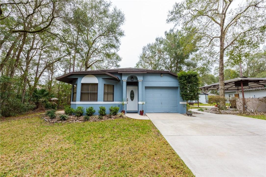 25832 Merion Cricket Ave., Sorrento, FL 32776