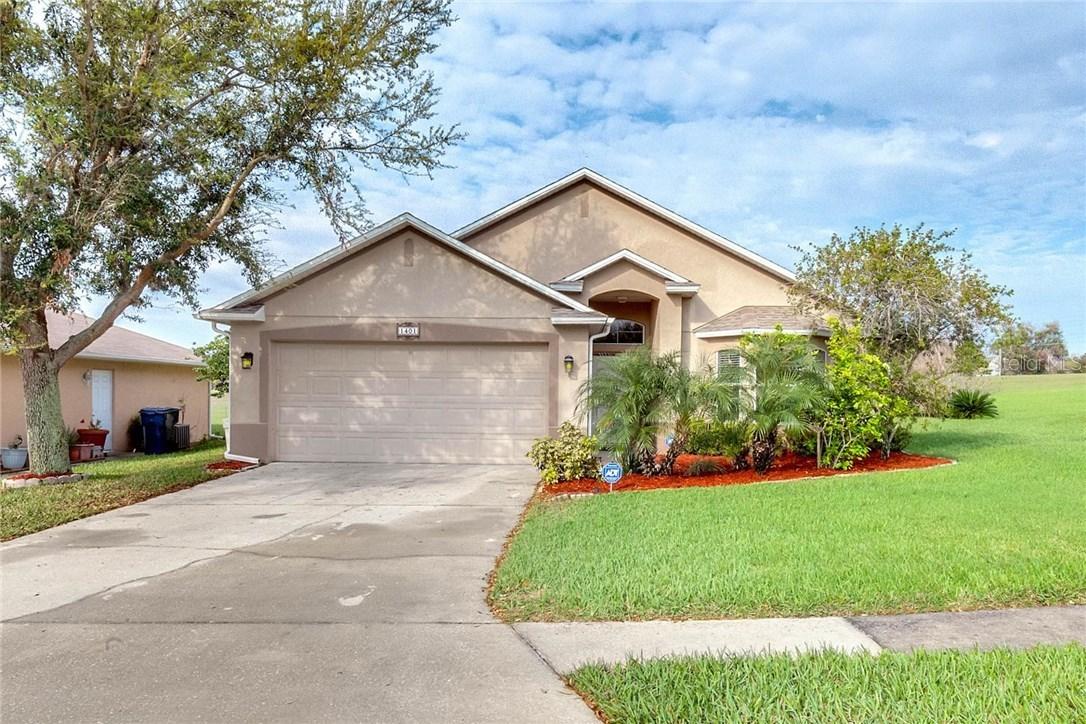 1401 Lake Villa Dr., Tavares, FL 32778