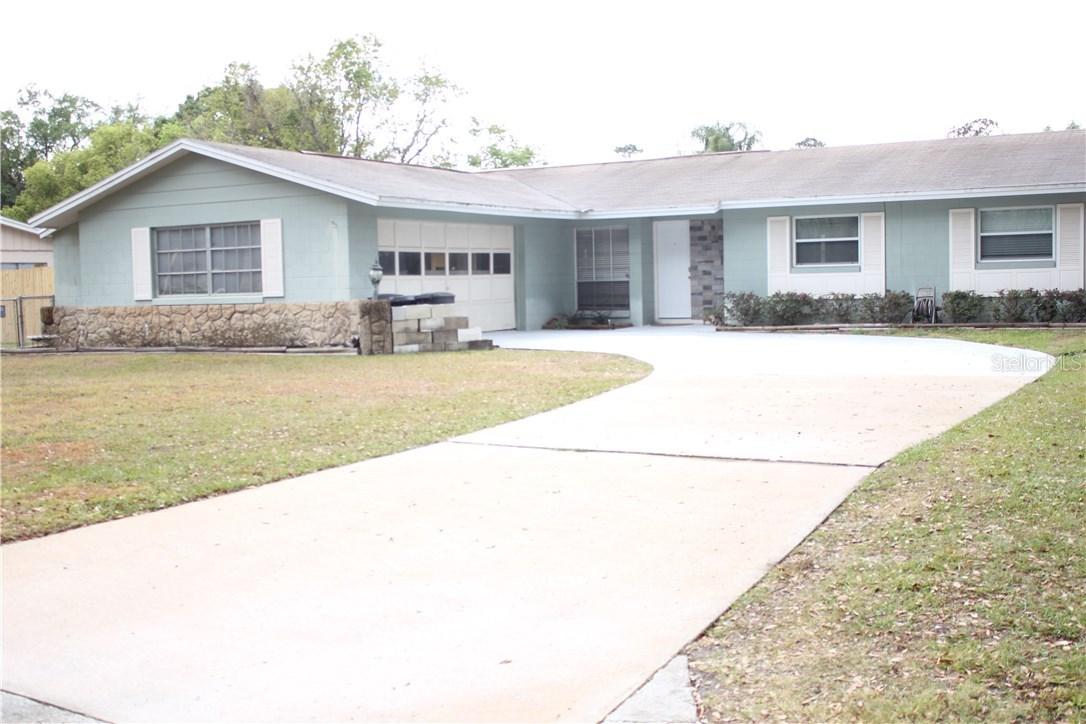 186 Lakeside Dr., Sanford, FL 32773