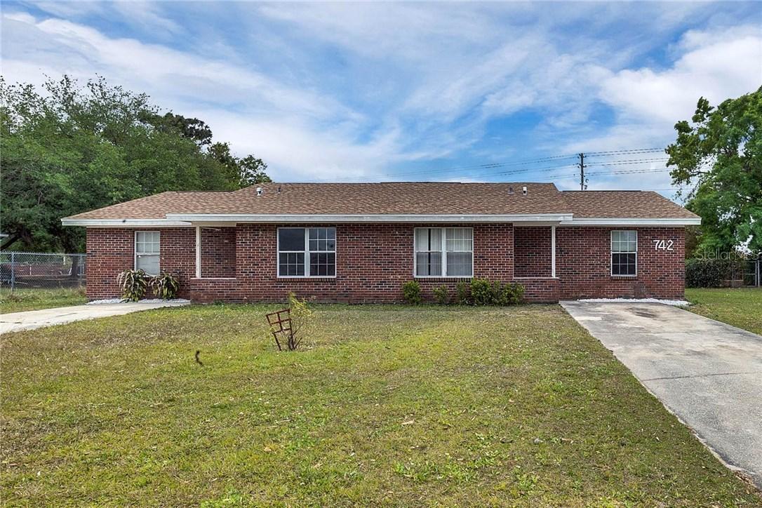 742-744 Leopard Ct., Kissimmee, FL 34759