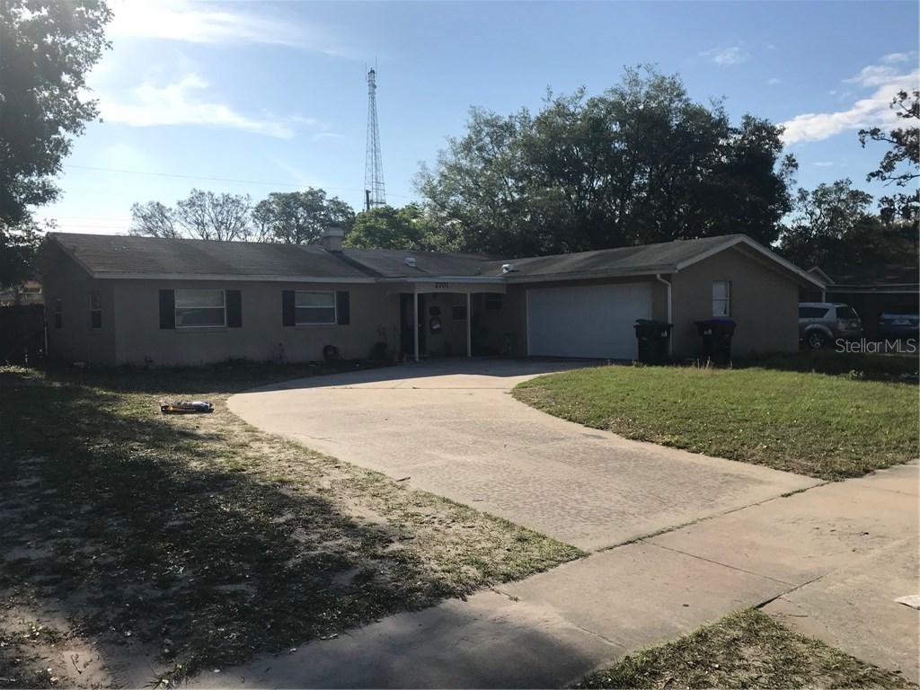 2701 Castle Oak Ave., Orlando, FL 32808