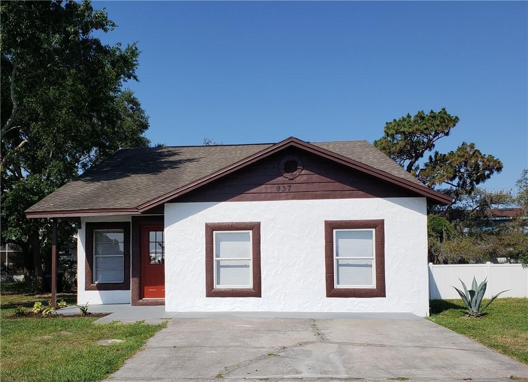937 Whisper Lakes Dr., Winter Haven, FL 33880