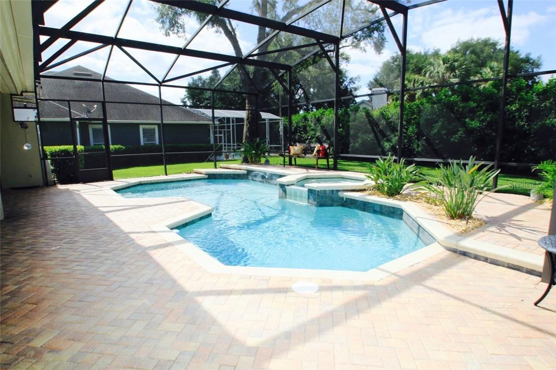 587 W Palm Valley Dr., Oviedo, FL 32765