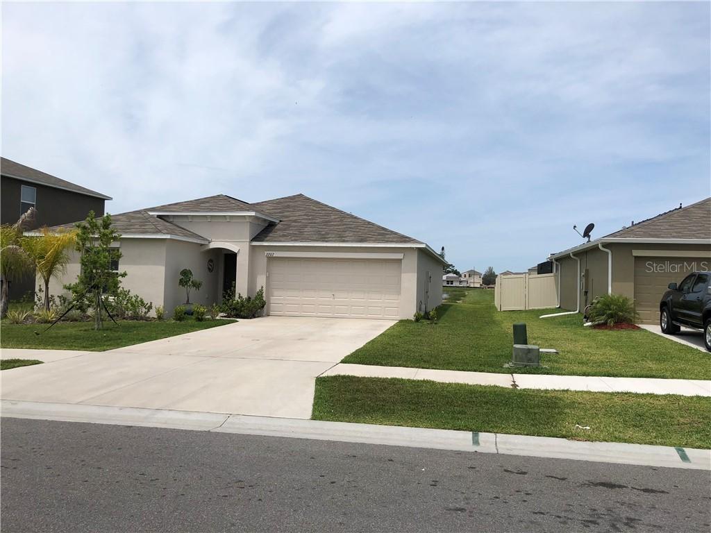 2207 4th St., Ruskin, FL 33570