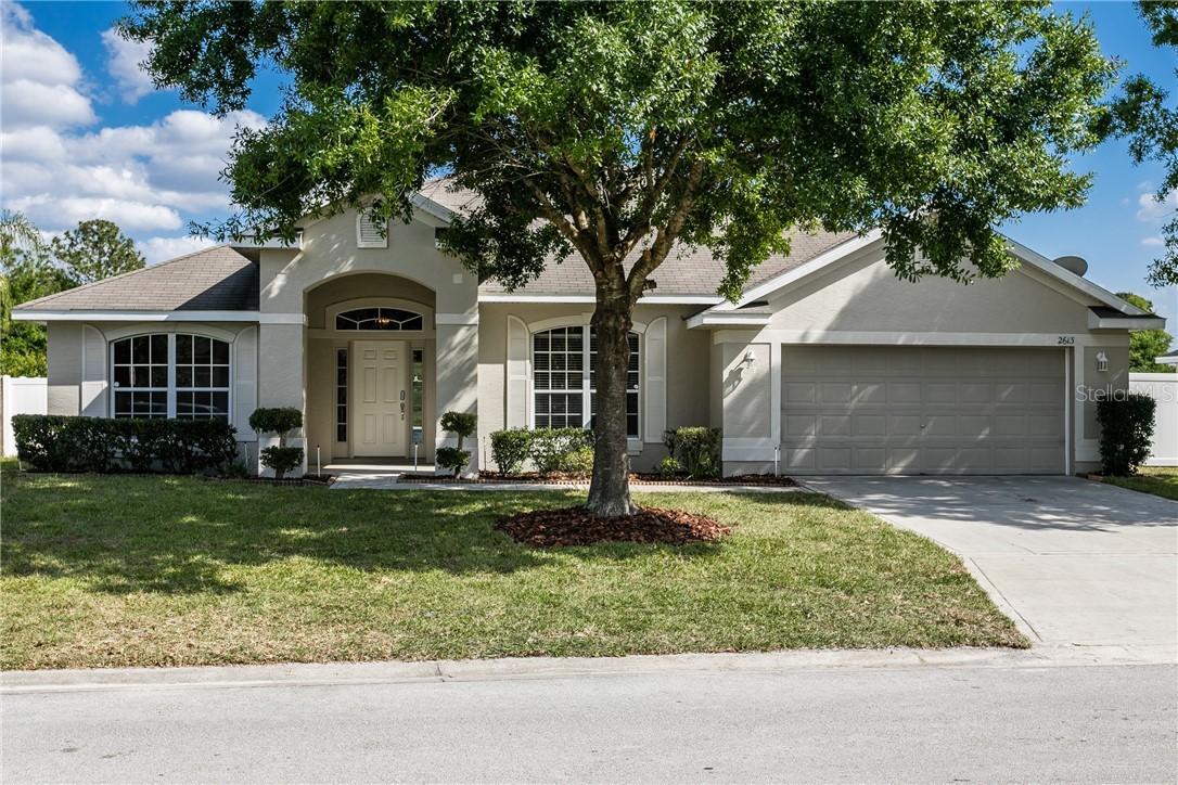 2613 E Moonlight Ln., Eustis, FL 32726