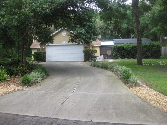 25034 Albia Ave., Mount Plymouth, FL 32776