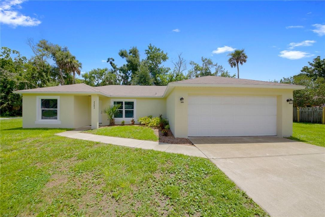 2203 Pine Tree Dr., Edgewater, FL 32141