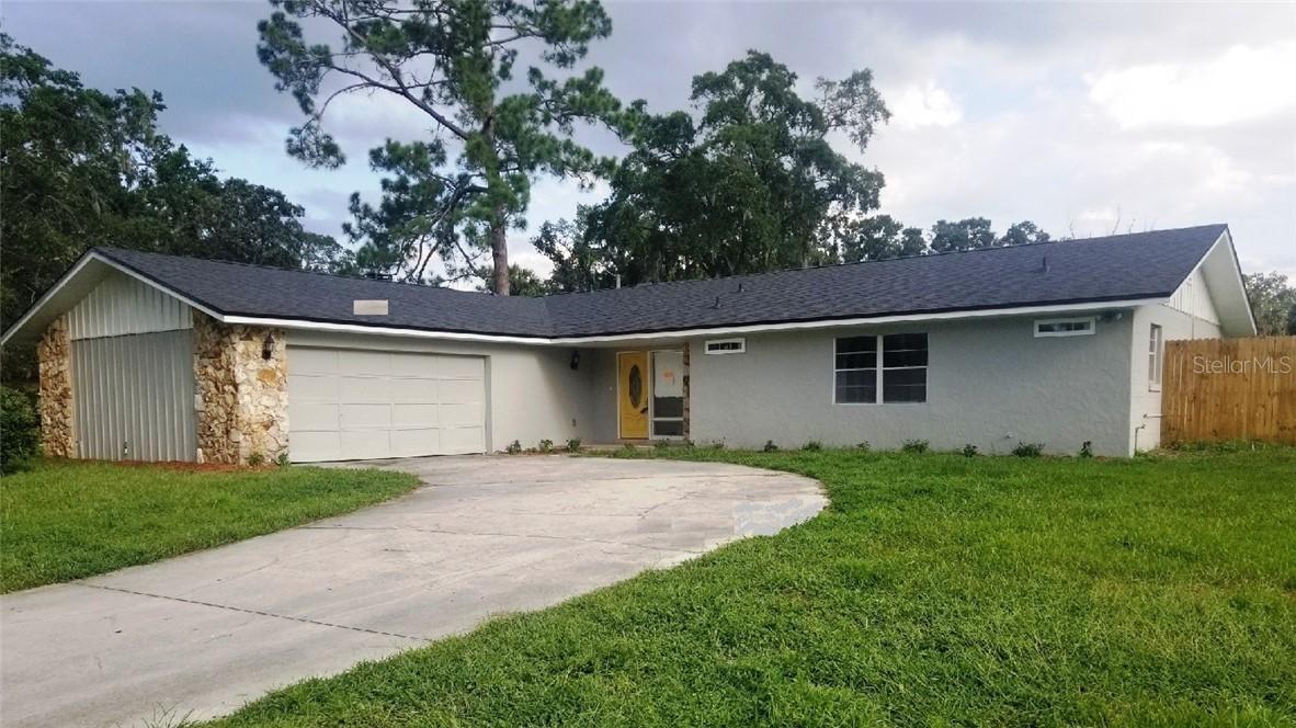 300 Larkwood Dr., Sanford, FL 32771