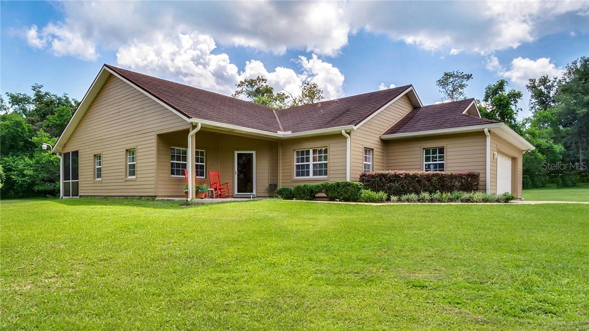 24447 Adair Ave., Sorrento, FL 32776