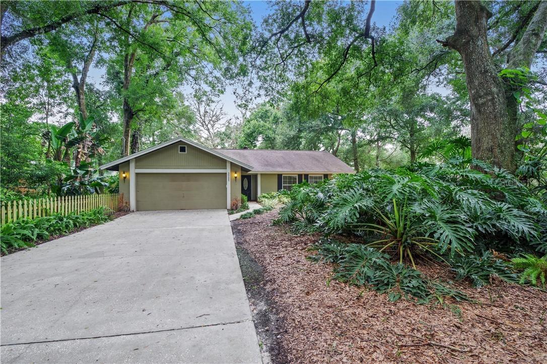 30539 Alcrest Ave., Sorrento, FL 32776