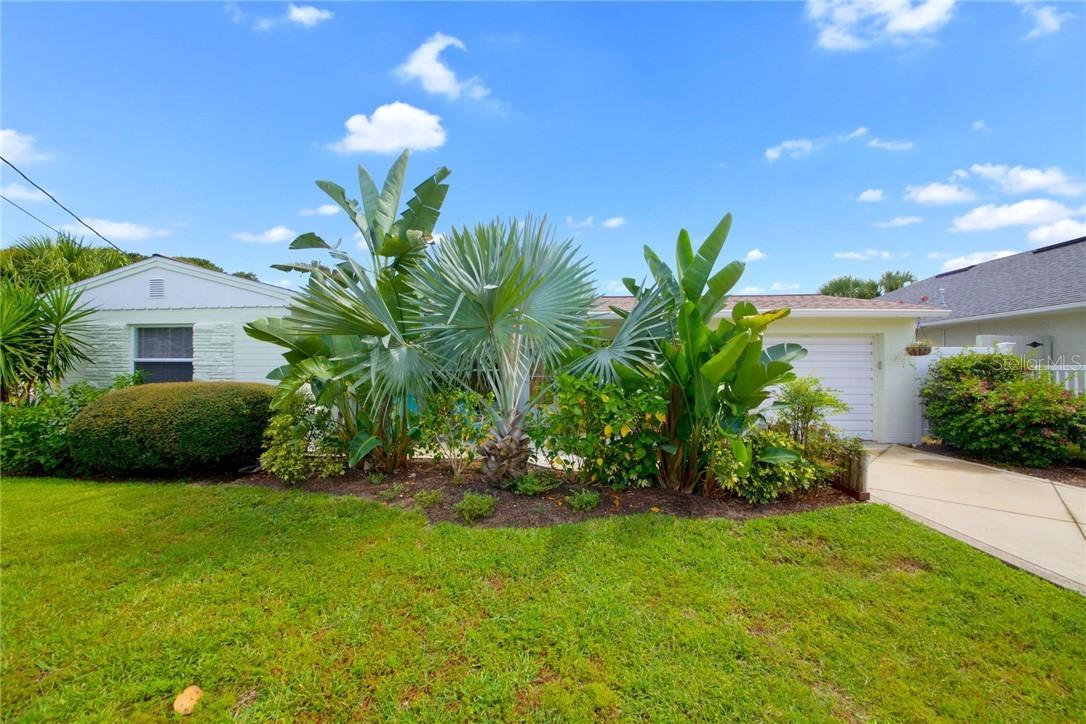 305 Lincoln Ave., New Smyrna Beach, FL 32169