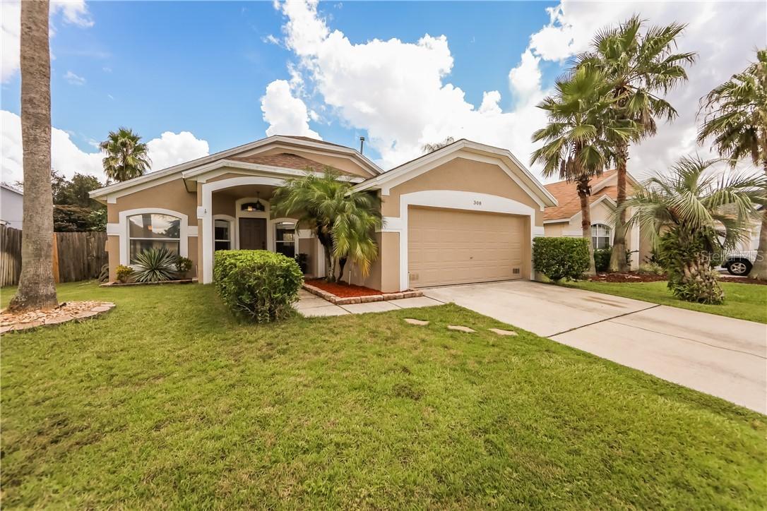 308 Sir Phillips Dr., Davenport, FL 33837