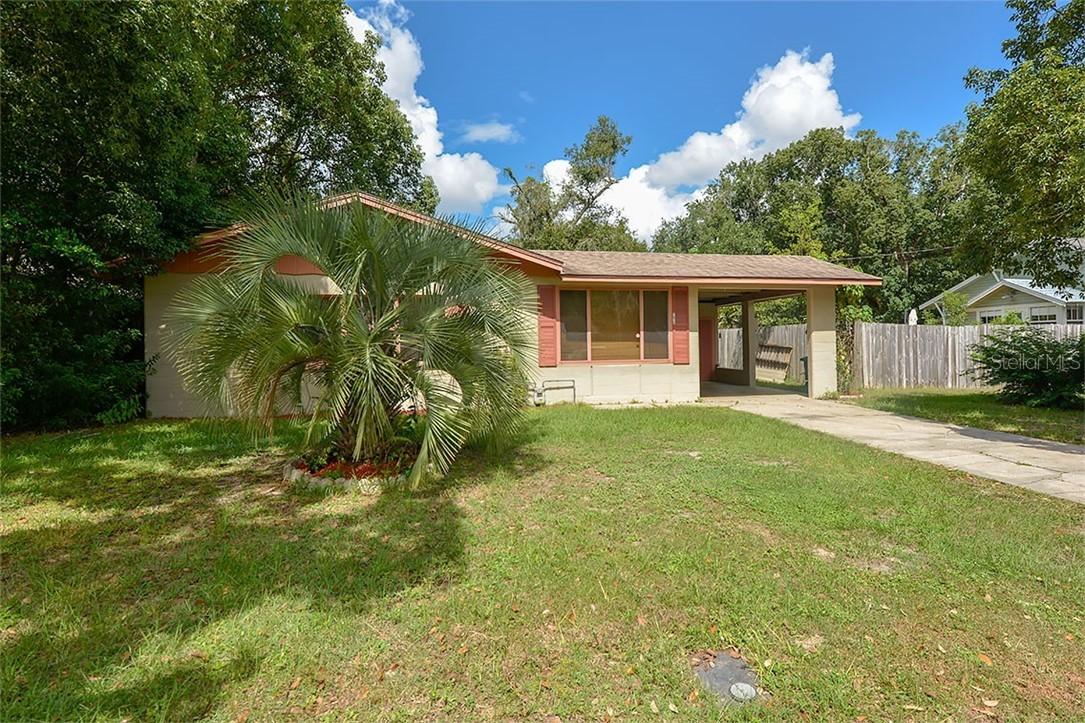 1015 E 9th Ave., Mount Dora, FL 32757