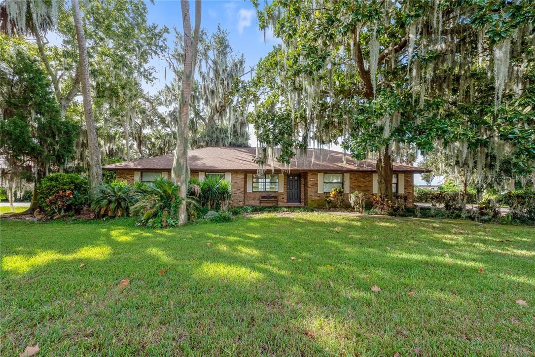 1150 Lake Dora Dr., Tavares, FL 32778