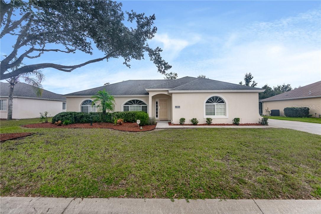 136 Paradise Woods Pl., Davenport, FL 33896
