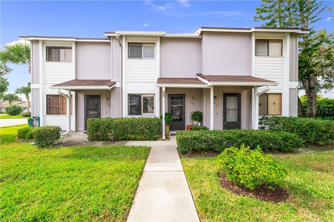 107 Lagoon Ct., New Smyrna Beach, FL 32169