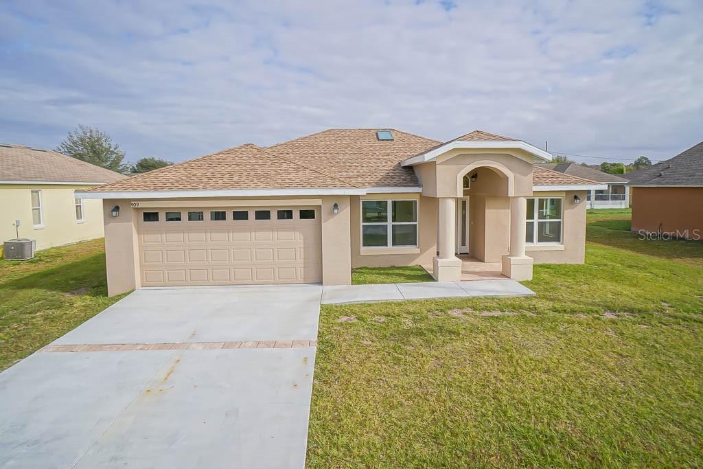 909 Bonneville Ln., Kissimmee, FL 34759