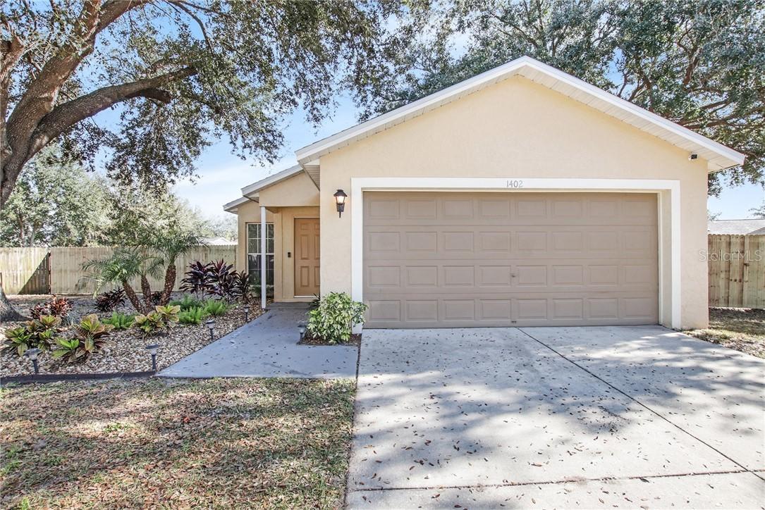 1402 Mohrlake Dr., Brandon, FL 33511