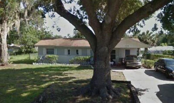 1606 Nottingham Rd., Leesburg, FL 34748