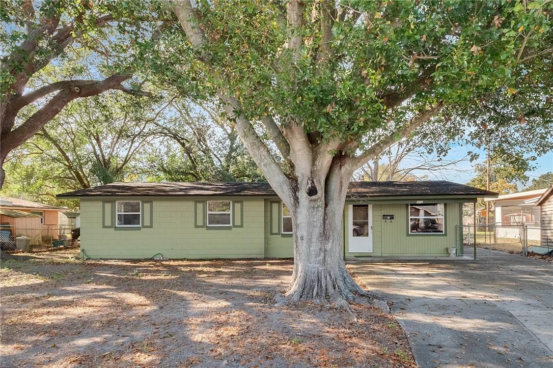 302 Phyllis St., Ocoee, FL 34761