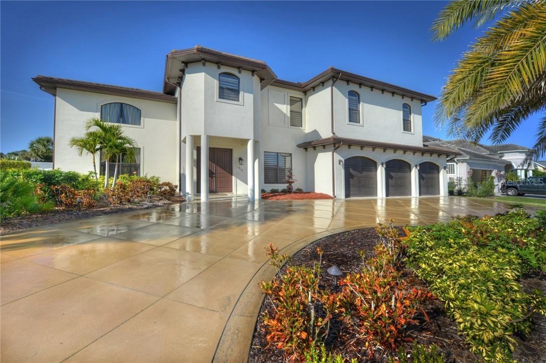 1212 Commodore Dr., New Smyrna Beach, FL 32168