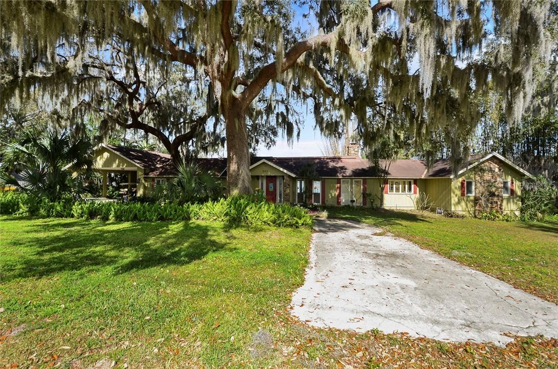 647 Ridgewood Dr., Windermere, FL 34786