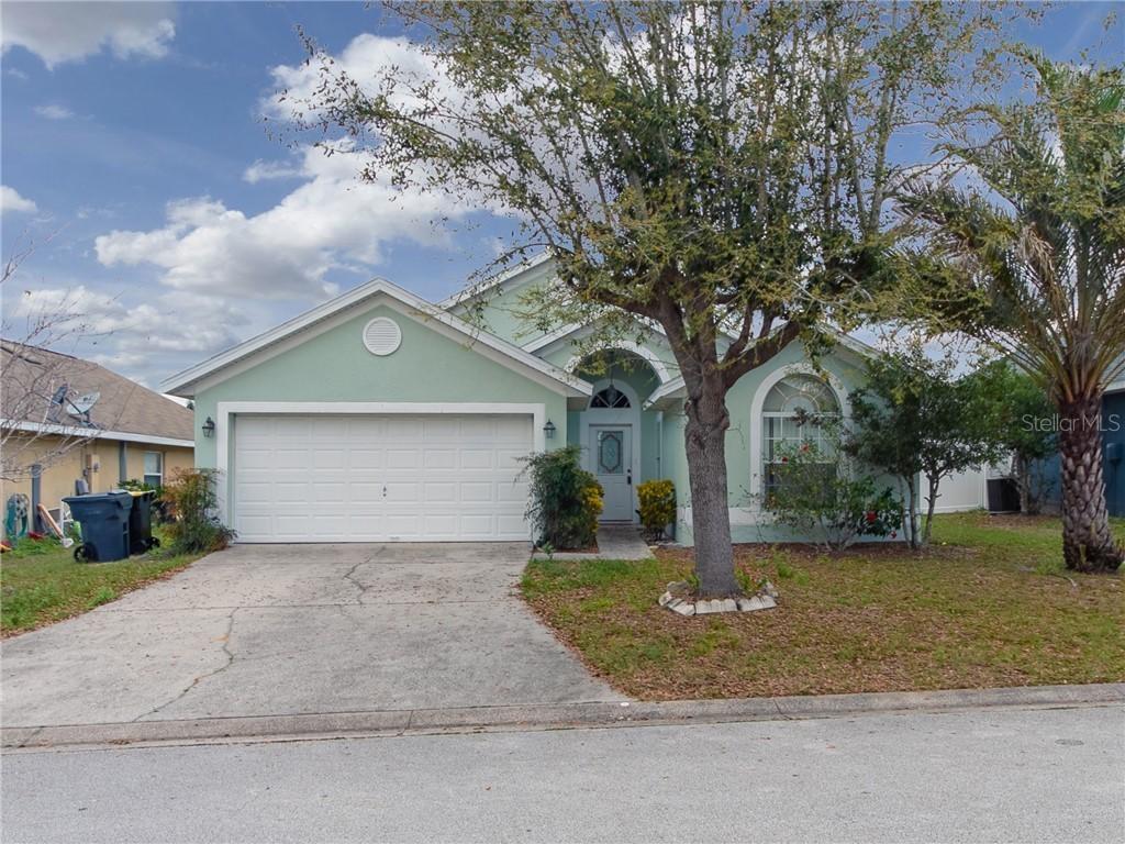 1215 Woodlark Dr., Davenport, FL 33897