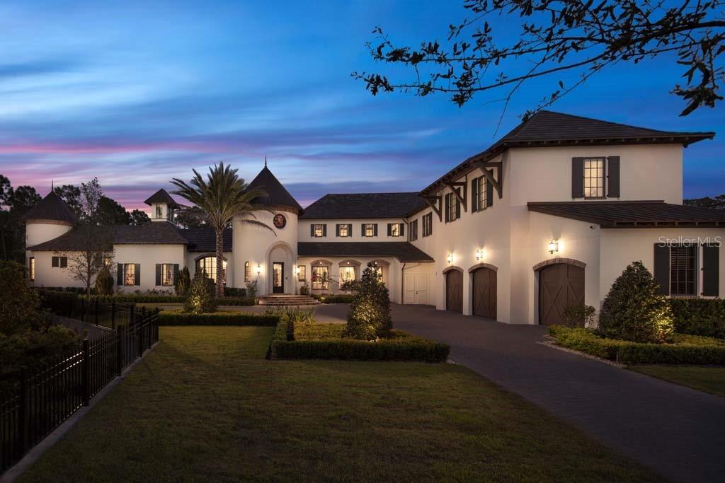 10319 Los Feliz Dr., Golden Oak, FL 32836