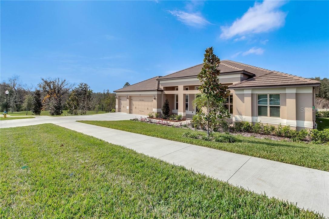 216 Camelot Loop, Clermont, FL 34711