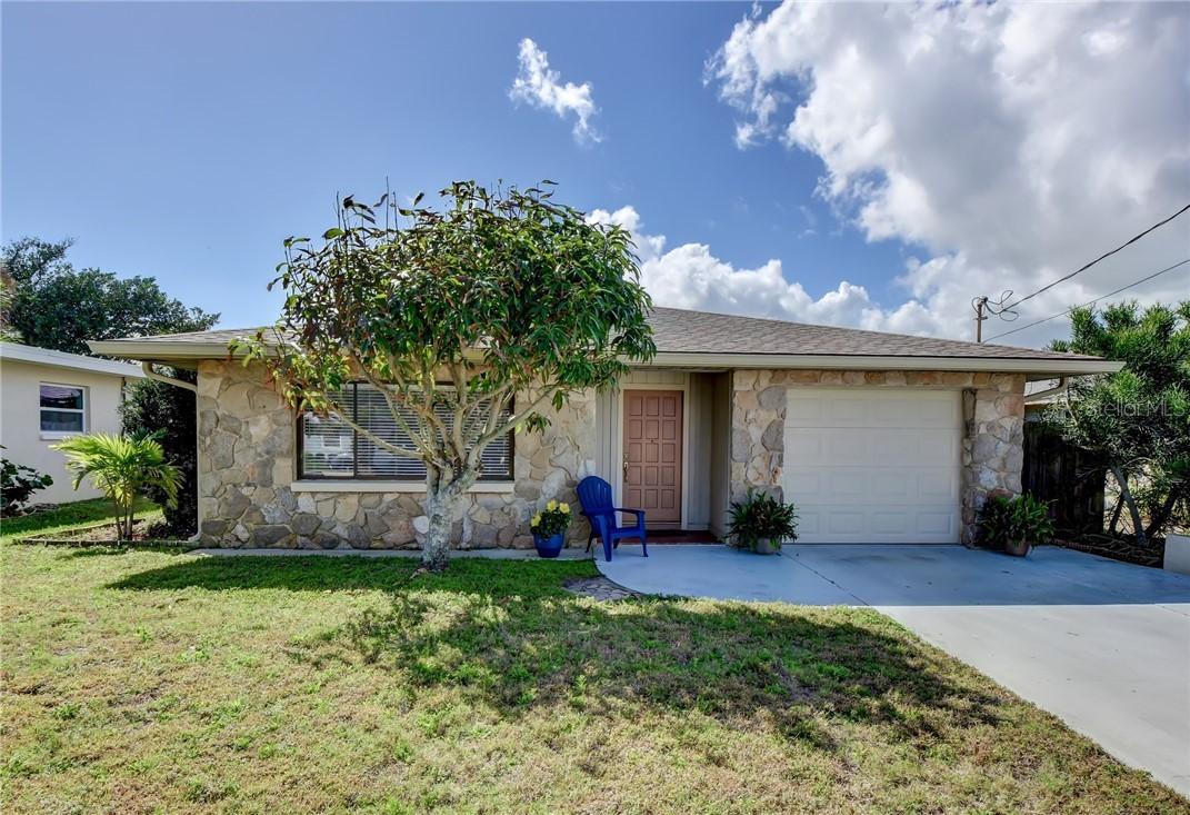217 Robinson Rd., New Smyrna Beach, FL 32169