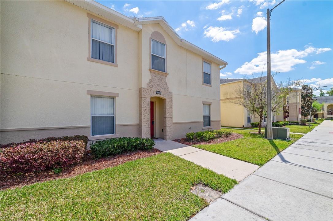 2852 Club Cortile Cir., Kissimmee, FL 34746