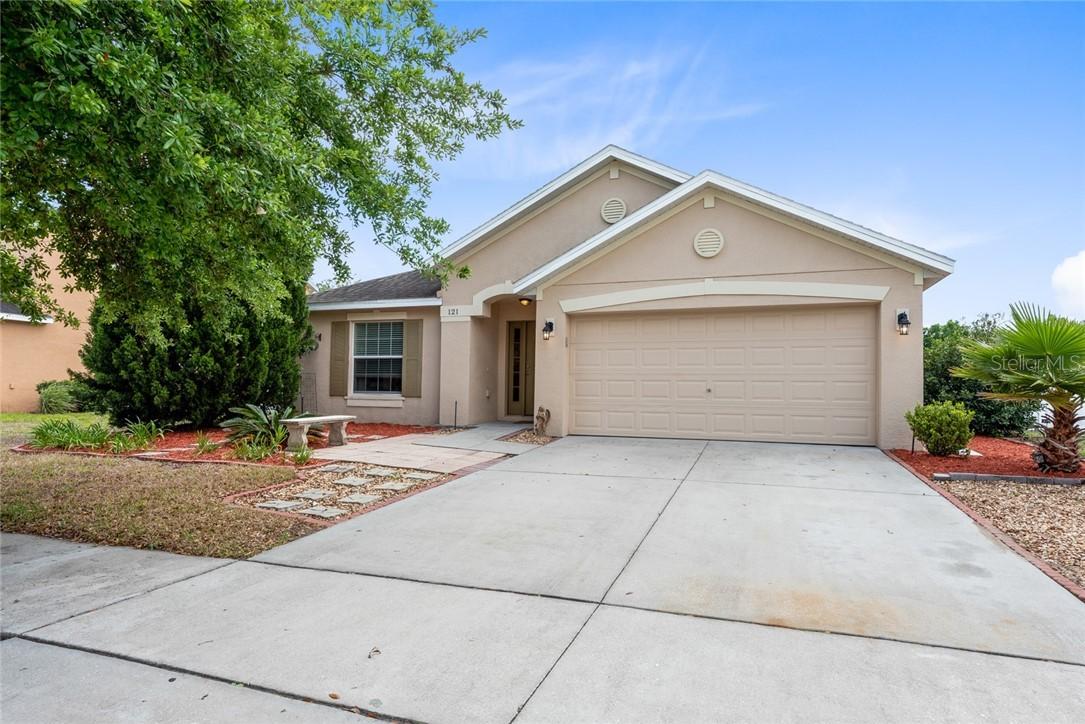 121 Whispering Pines Way, Davenport, FL 33837