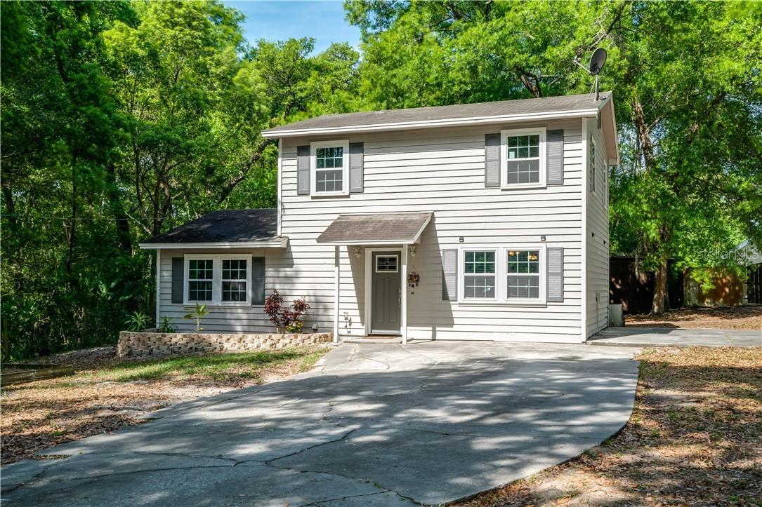 30803 Deal Dr., Sorrento, FL 32776