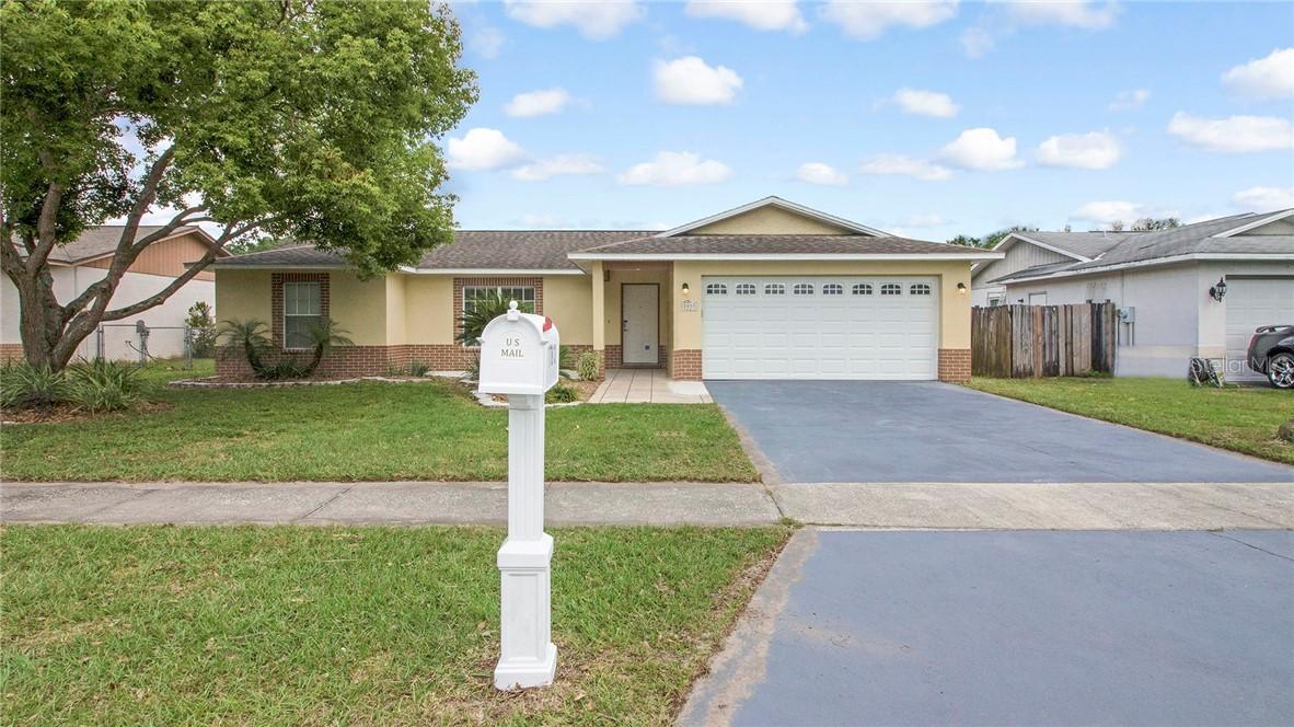 17813 Fallowfield Dr., Lutz, FL 33549