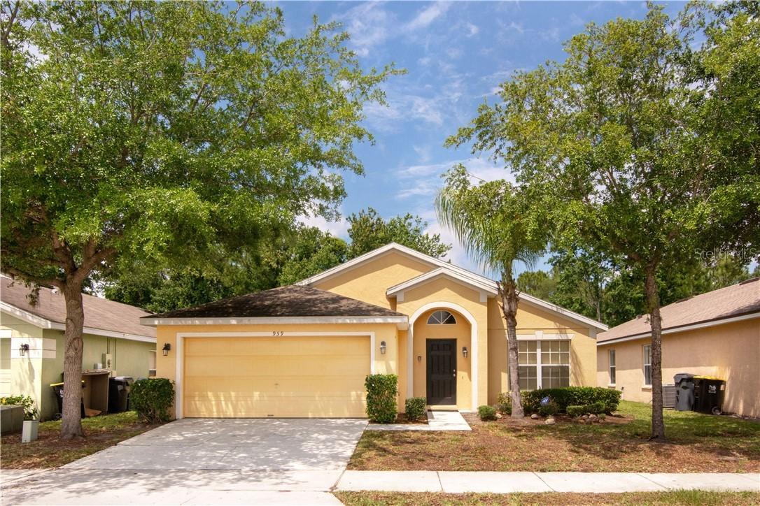 959 Sandy Ridge Dr., Davenport, FL 33896
