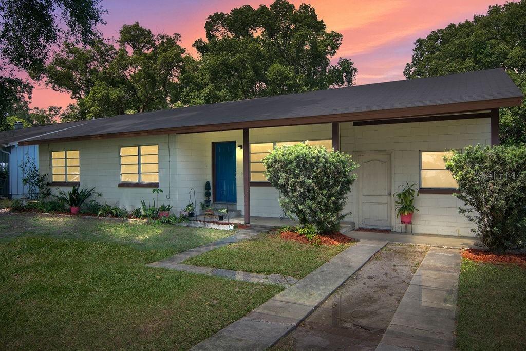 2606 Lake Wade Ct., Orlando, FL 32806