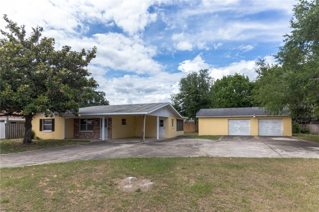 1215 E Alfred St., Tavares, FL 32778