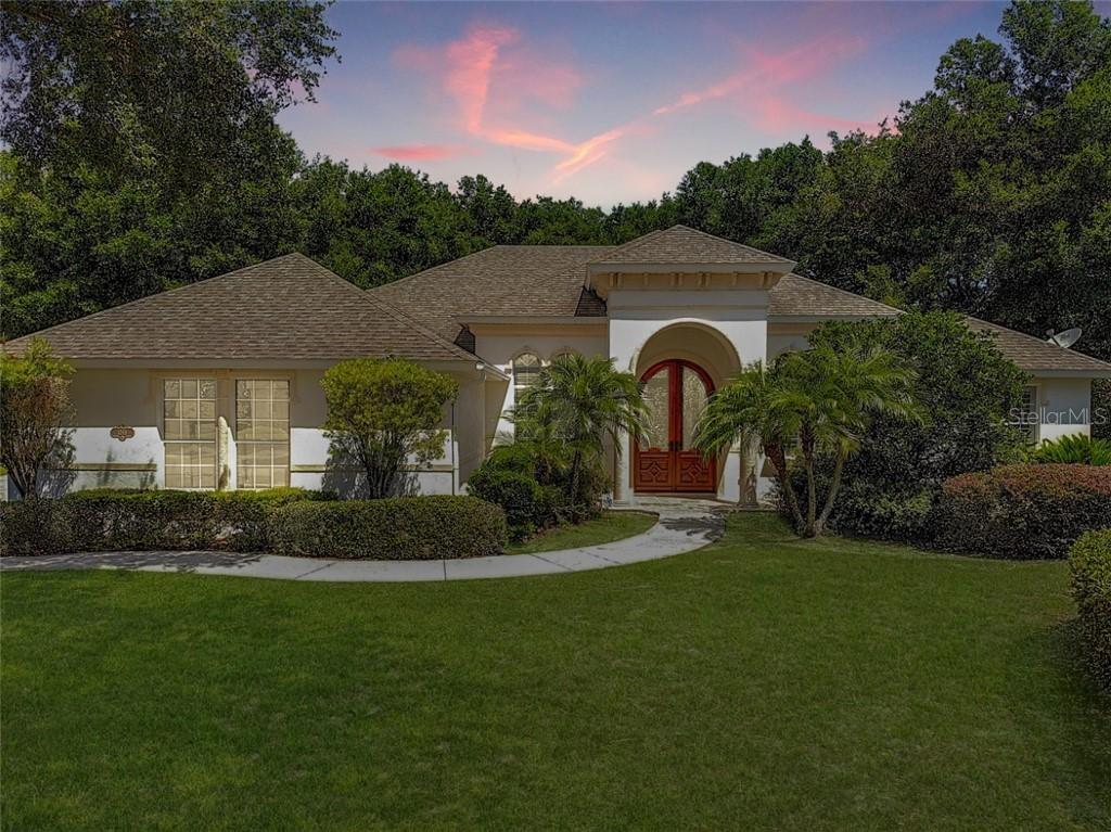 1068 Ceasars Ct., Mount Dora, FL 32757
