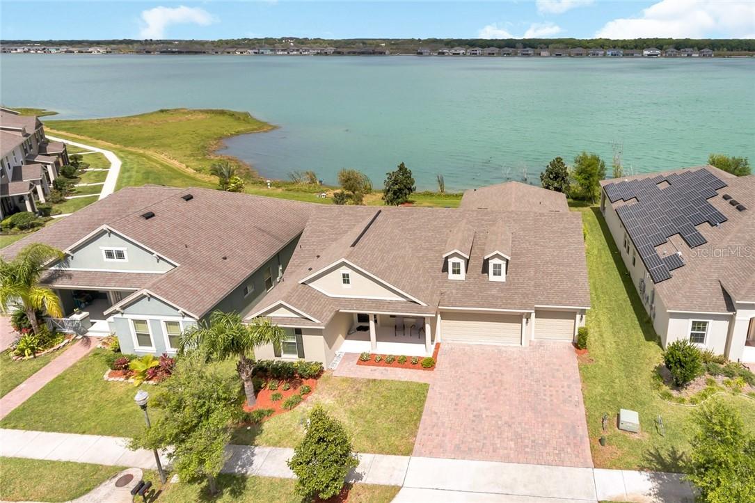 589 Blue Cypress Dr., Groveland, FL 34736
