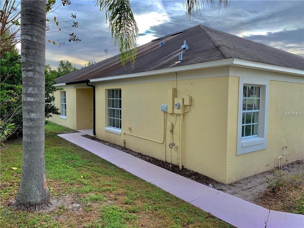 1079 Universal Rest Pl., Kissimmee, FL 34744