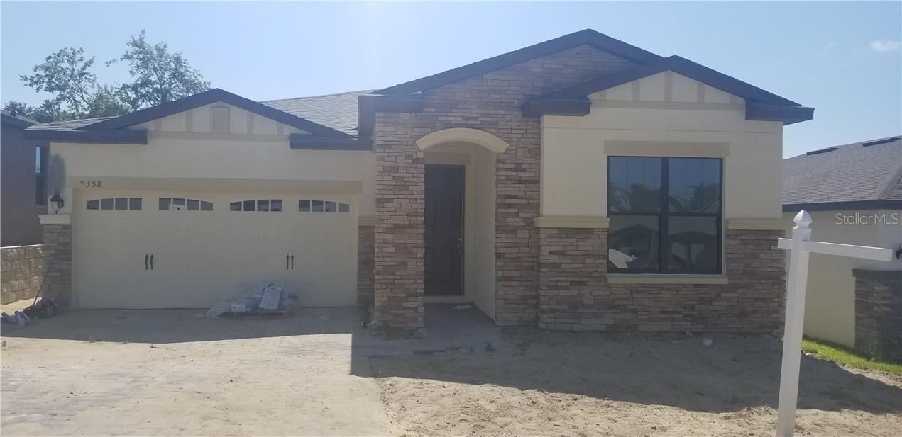 9358 Oglethorpe Dr., Groveland, FL 34736