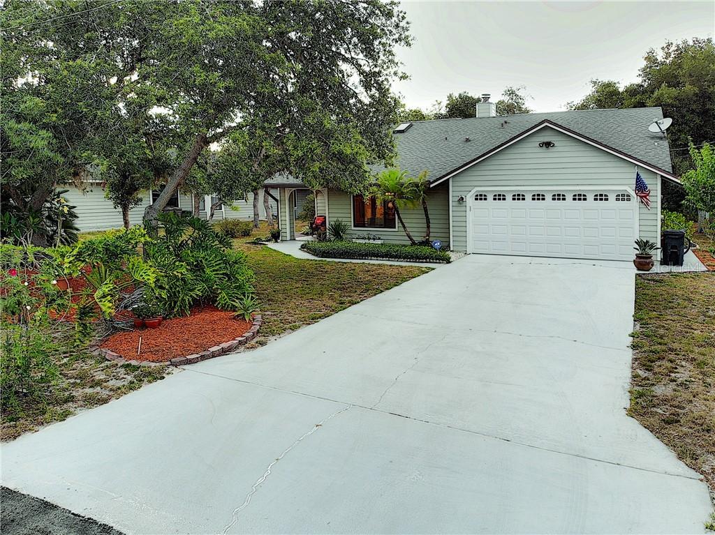 270 W 11th St., Chuluota, FL 32766