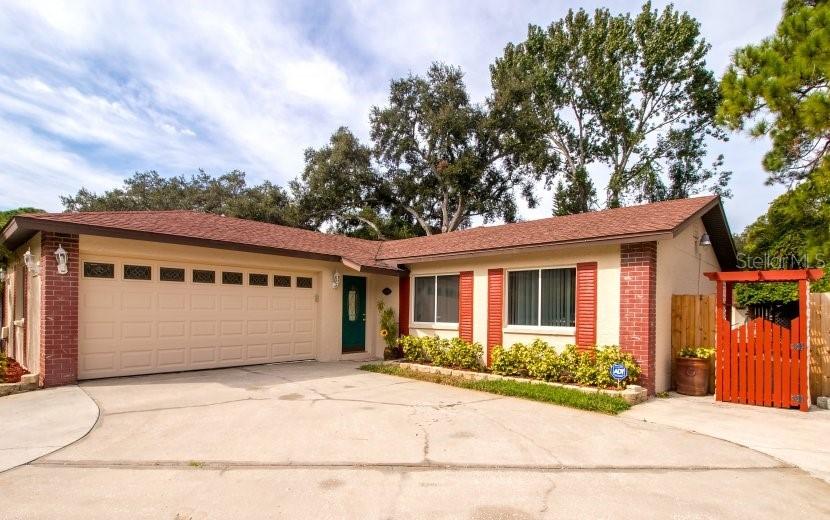9398 94th St., Seminole, FL 33777
