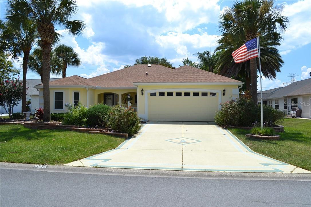 966 Luna Ln., The Villages, FL 32159